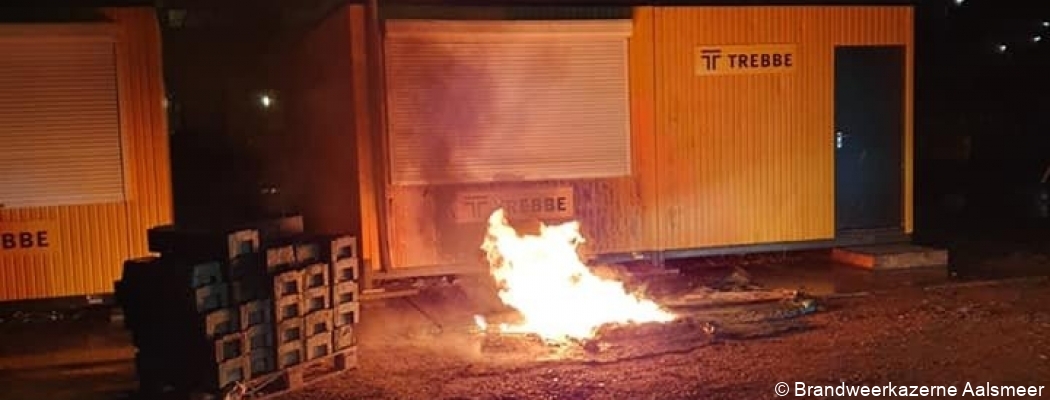 DIXI's branden uit in Aalsmeer