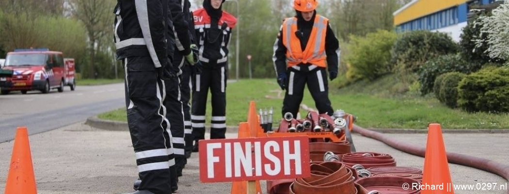 Vinkeveen kleurt brandweerrood voor jeugdbrandweerwedstrijden