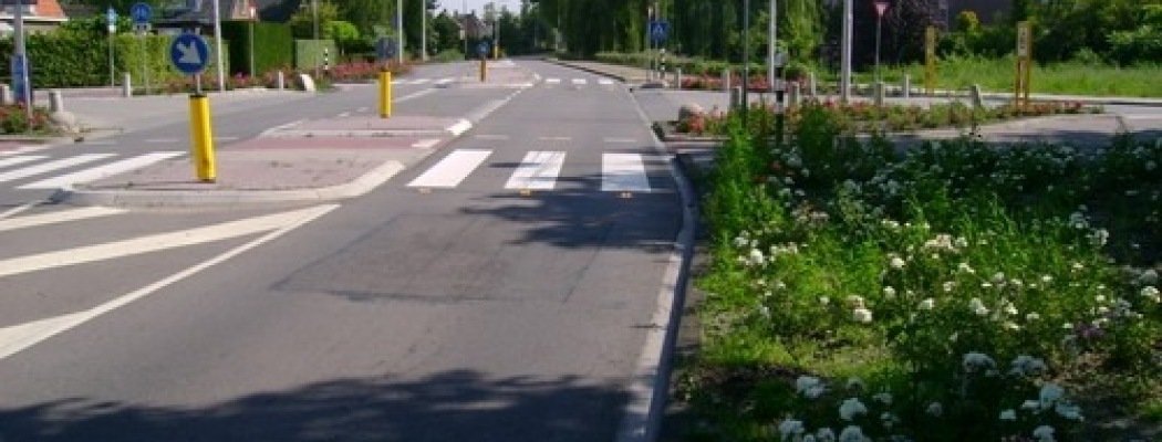 Lane lights maken oversteken op de Mijnsherenweg Aalsmeer veiliger