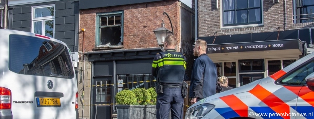 Politie bewaakt woning na grote brand centrum Breukelen