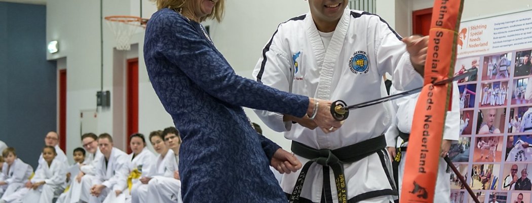 Wethouder Ria Zijlstra opent eerste taekwondotoernooi voor cliënten Ons Tweede Thuis