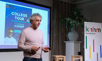 Inspirerende lezing over zeilen en oceaanbewustzijn door Florian Dirkse