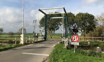 Gemeente wil weten wie brug Waverveen heeft kapotgemaakt