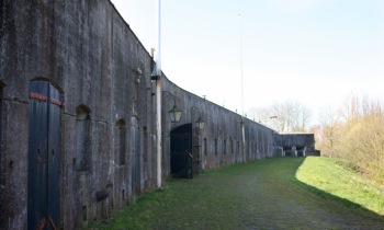 Fort bij Uithoorn presenteert hefkoepelzand scheppen op tweede paasdag