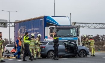 Uren vertraging door ongeluk met vrachtwagen op A2 Vinkeveen