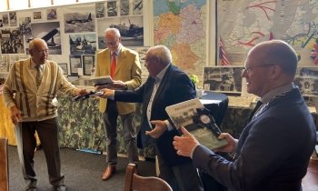 Boek Waverveen gepresenteerd