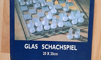 Glazen schaakspel nieuw