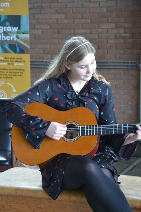 Klink-Klaar: tekst en muziek voor klein publiek