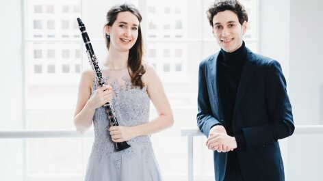 Muzikaal duo van klarinet en piano in Uithoorn