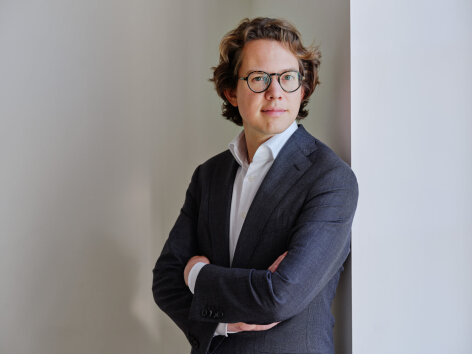 hannes-minnaar-2021-green-room-creatives-lars-van-den-brink-1_1759427015.jpg