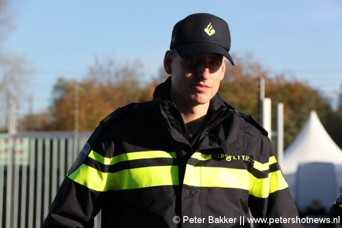 FOTO'S & VIDEO Nieuwe uniformen voor Politie Midden ...