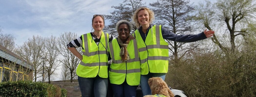 Bewoners Twistvlied-Wickelhof ruimen samen zwerfafval op