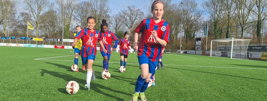 Kennismakingsdag meidenvoetbal bij CSW