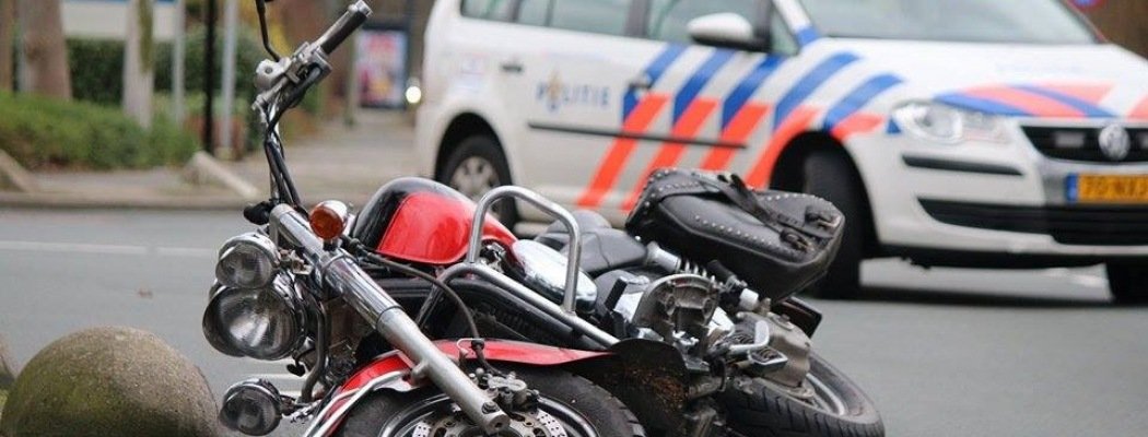 [FOTO'S] Gewonde bij ongeluk Zwarteweg Aalsmeer