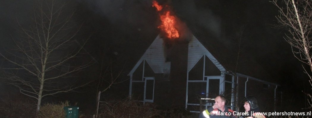 Man uit brandende woning gered Aalsmeer