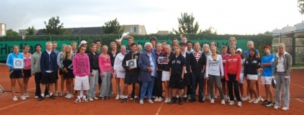 Tennis Vereniging Mijdrecht wint de legendarische Zandersbeker
