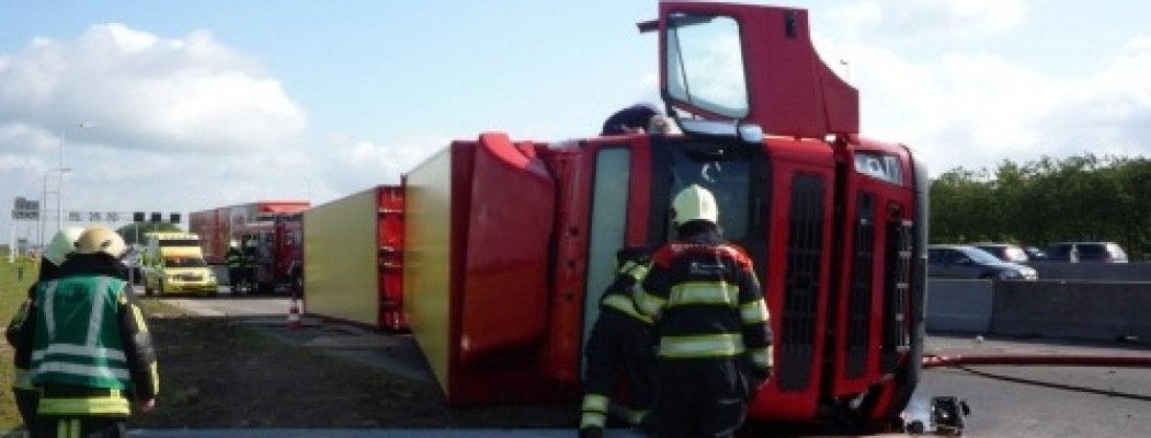 Vrachtwagen ongeluk op A2 bij Breukelen