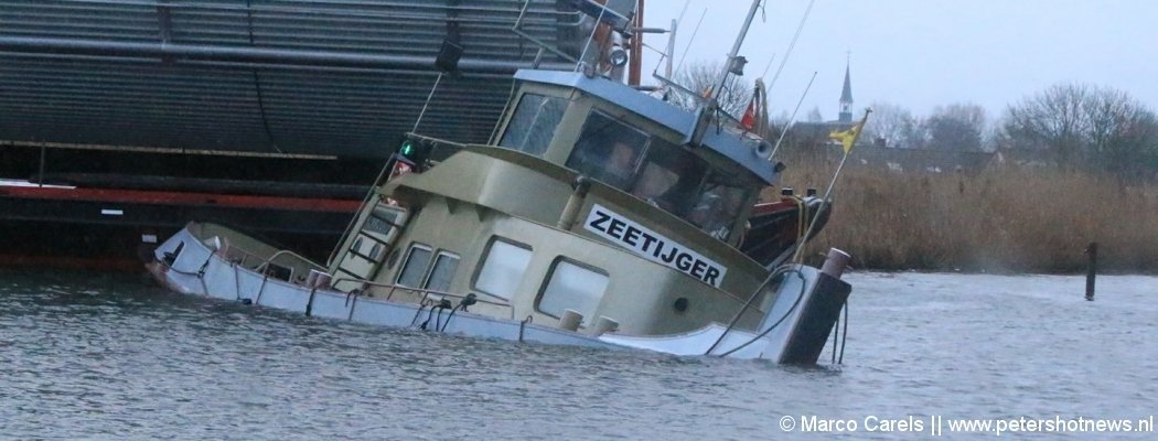 Sleepboot gezonken op Ringvaart bij Aalsmeer