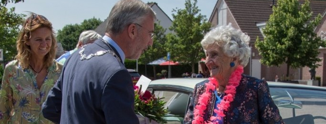 Burgemeester feliciteert 100-jarige