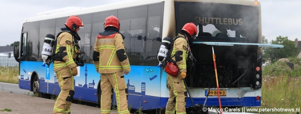 Brand in shuttlebus Aalsmeer, passagiers veilig