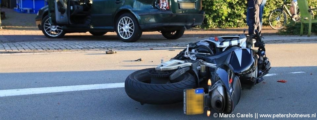 Motorrijder gewond na botsing Kudelstaart