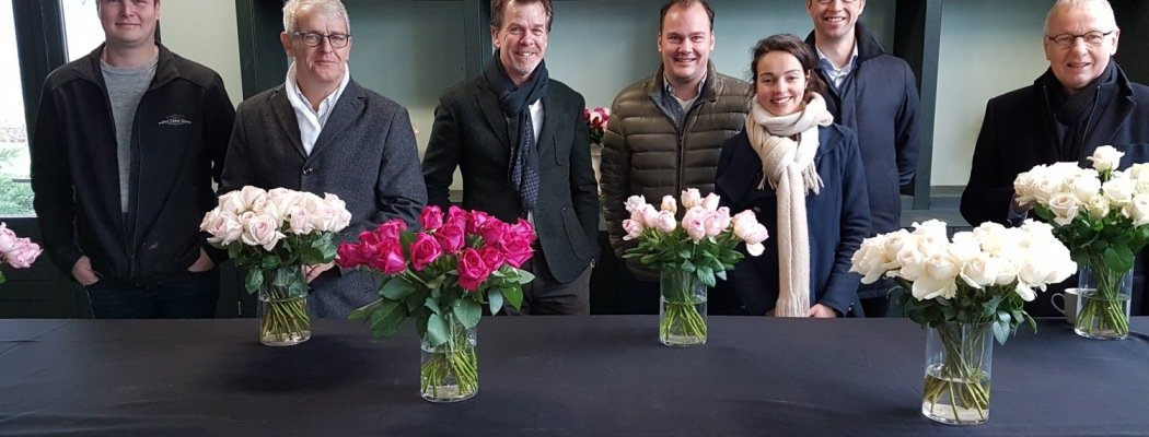 Bestuurders Greenport Aalsmeer op bezoek bij Parfum Flower Company