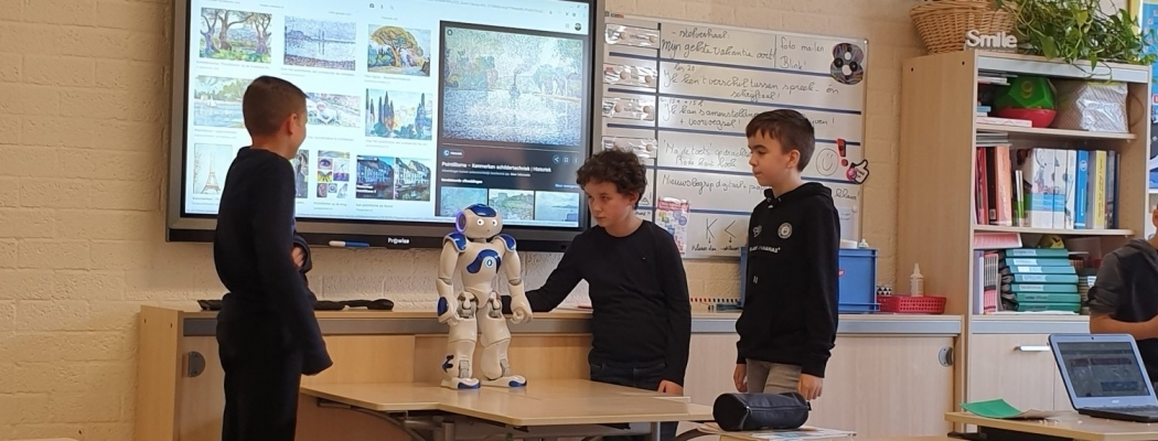 Leren programmeren met Eddy de robot bij OBS De Eendracht