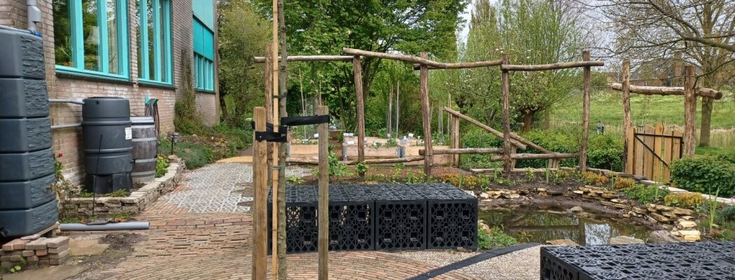 Tuincoaches starten tuinseizoen en delen gratis sneeuwklokjes uit