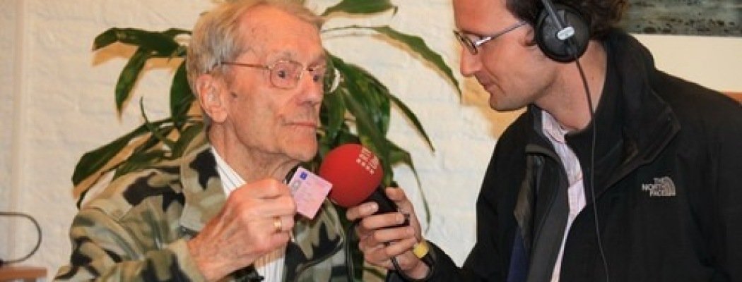 Archieffoto: In 2010 verlengde Han Grootegoed uit Mijdrecht op 100-jarige leeftijd zijn rijbewijs.