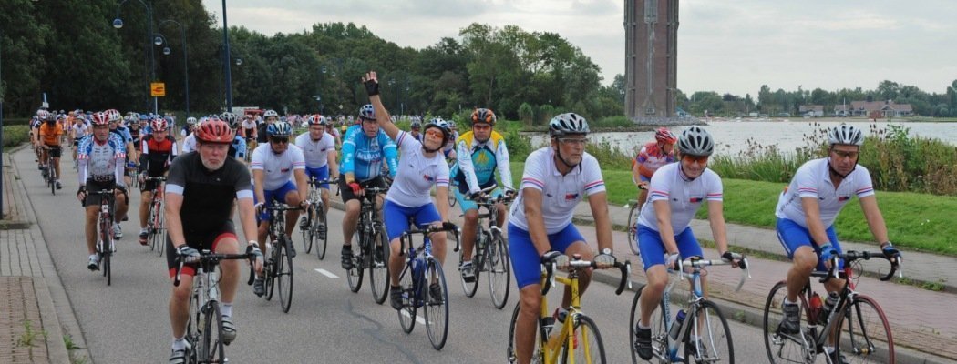 Aalsmeer omarmt Ride for the Roses: veel mensen in actie voor KWF Kankerbestrijding