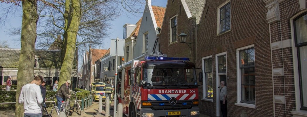 [FOTO'S] Loodgieter raakt ernstig gewond in Loenen aan de Vecht