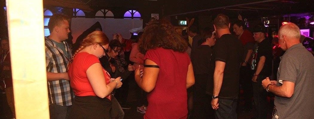 Het Rode kruis organiseerde een te gekke disco voor mensen met een beperking