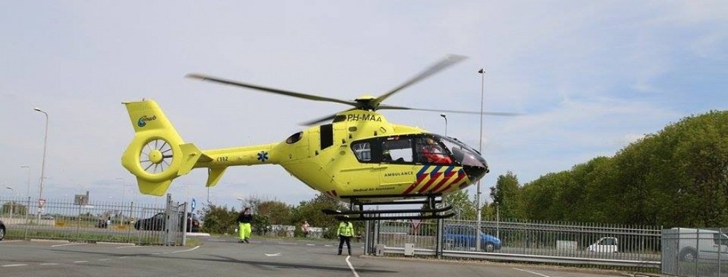 Traumahelikopter in Uithoorn voor medische noodsituatie