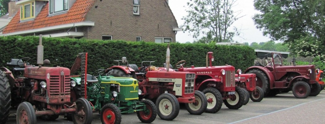 Veel oldtimers bij De Paddenstoel in Mijdrecht