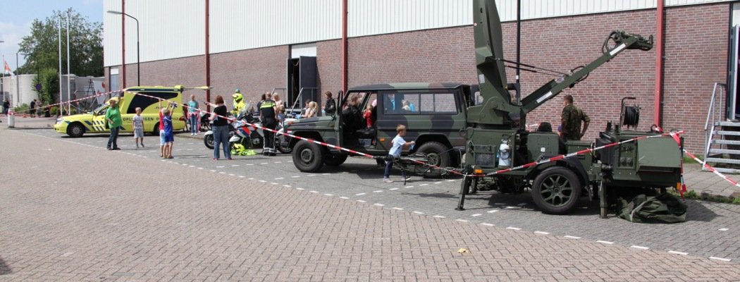[FOTO'S] Leger, brandweer, ambulance en politie in Vinkeveen