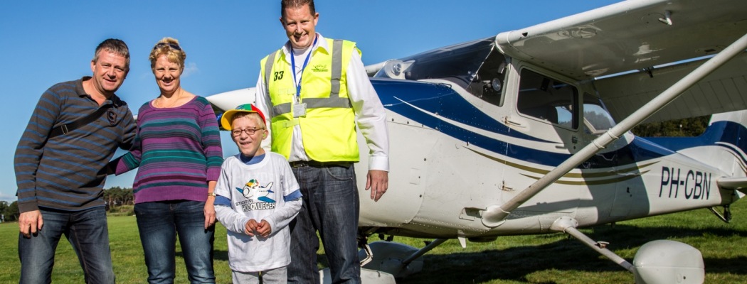 Hoogvliegerdag Hilversum voor zieke en gehandicapte kinderen uit de regio groot succes