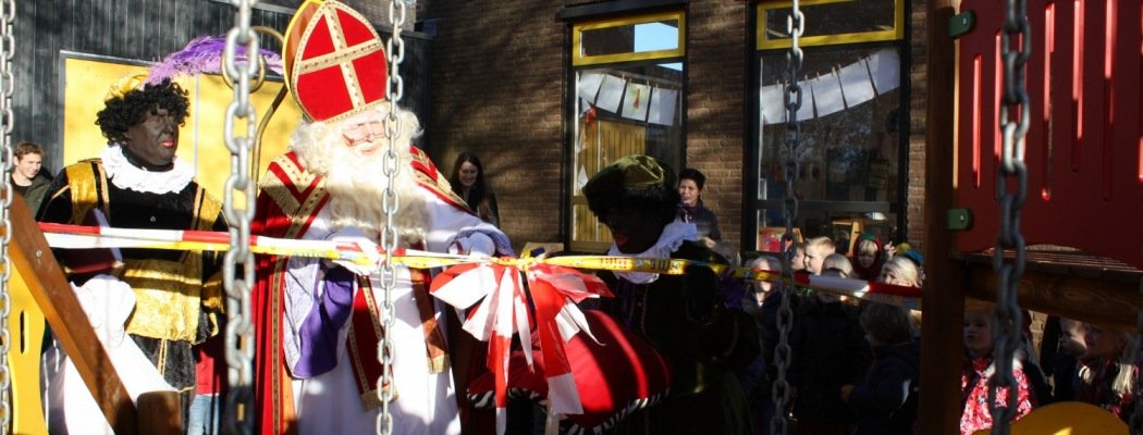 Sinterklaas verrast kleuters op OBS Willespoort