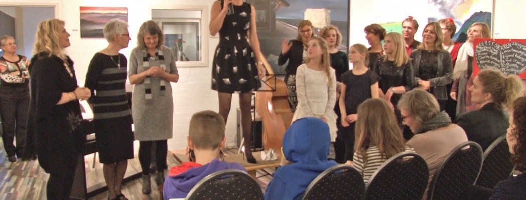 Kerststerren van zangschool Greetje de Haan zongen tijdens concert