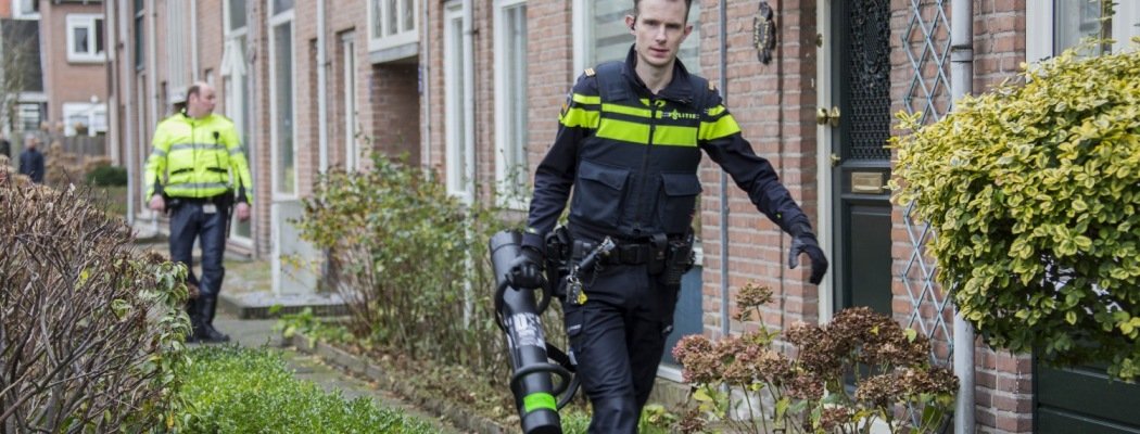 Politie valt woning Midrethstraat Mijdrecht binnen