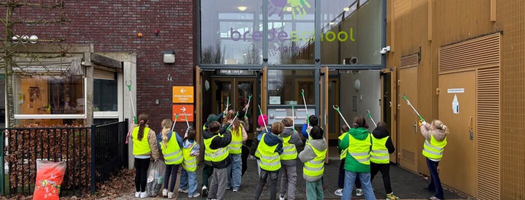 Basisschool De Kwikstaart ruimt zwerfafval op