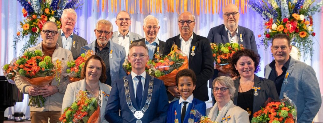 Twaalf Aalsmeerders onderscheiden tijdens feestelijke Lintjesregen