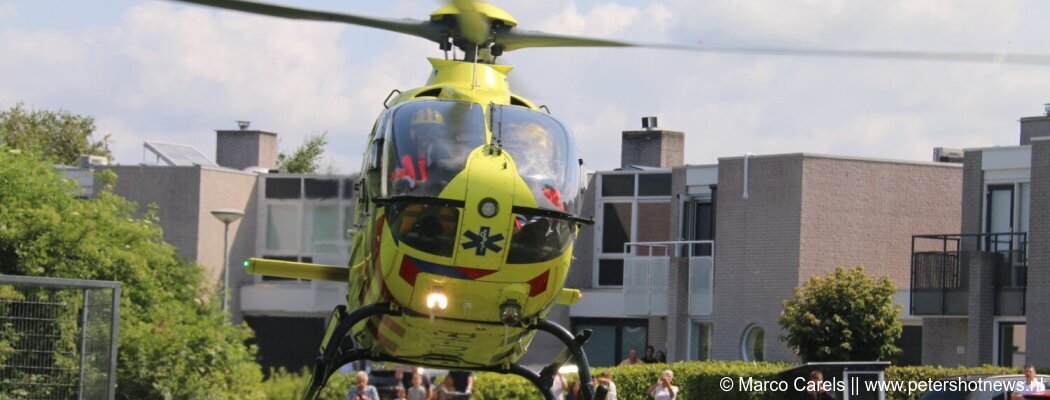Traumaheli landt in Uithoorn