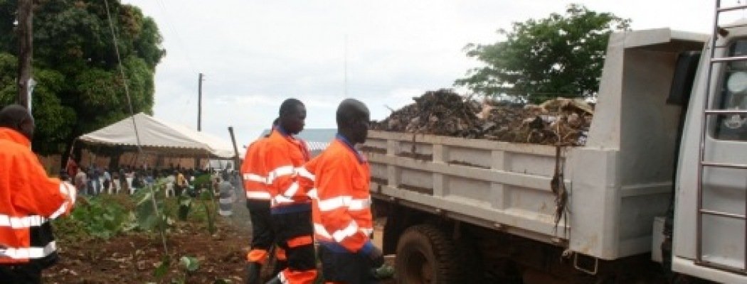 Afvalinzameling in Kalangala (Oeganda) van start