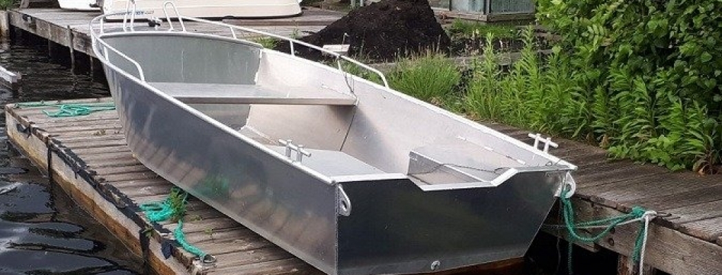 Gloednieuwe boot gevonden op Vinkeveense Plassen