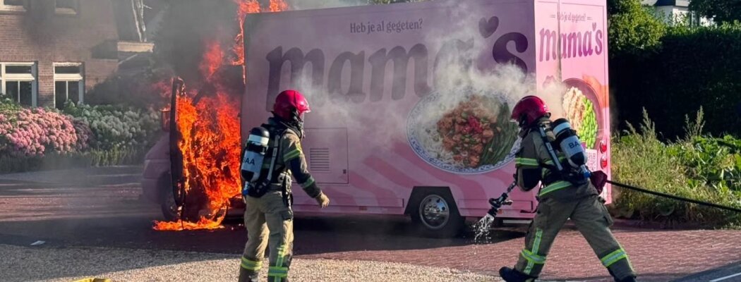 Foodtruck zwaar beschadigd door brand op Aalsmeerderweg