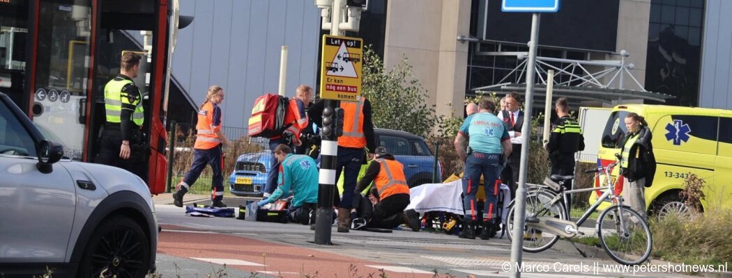 Fietser gewond na aanrijding met bus in Aalsmeer