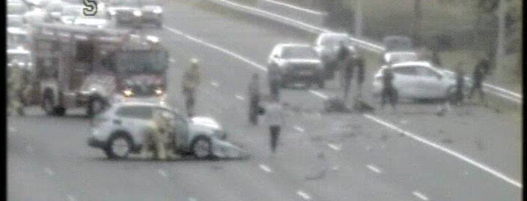 A2 richting Amsterdam dicht bij Breukelen na groot ongeval, traumahelikopter ingezet
