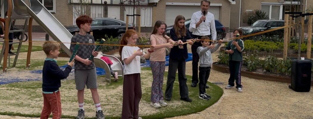 Speelterrein Weteringplantsoen feestelijk geopend