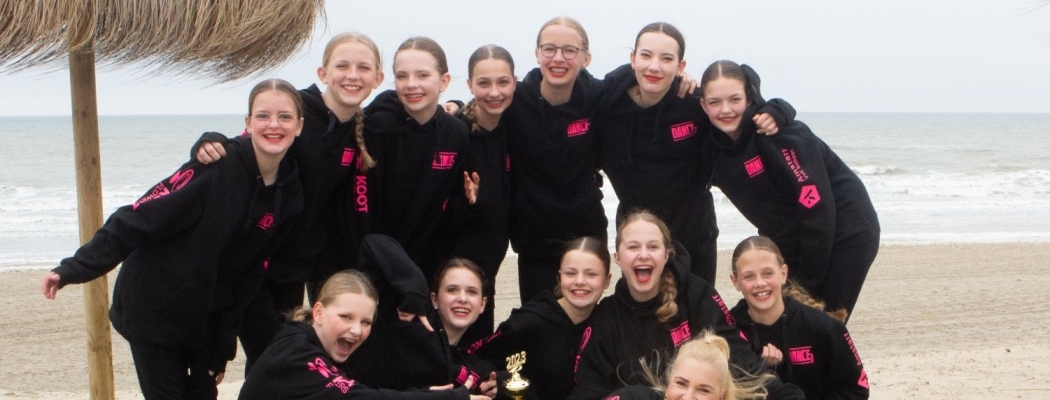 Dancestars winnen weer op het NK