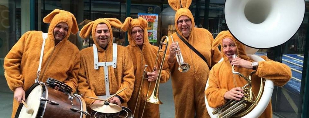 Gezellige activiteiten in Aalsmeer Centrum; van speurtocht en modeshow tot kroegentocht